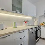 Mirta Apartment